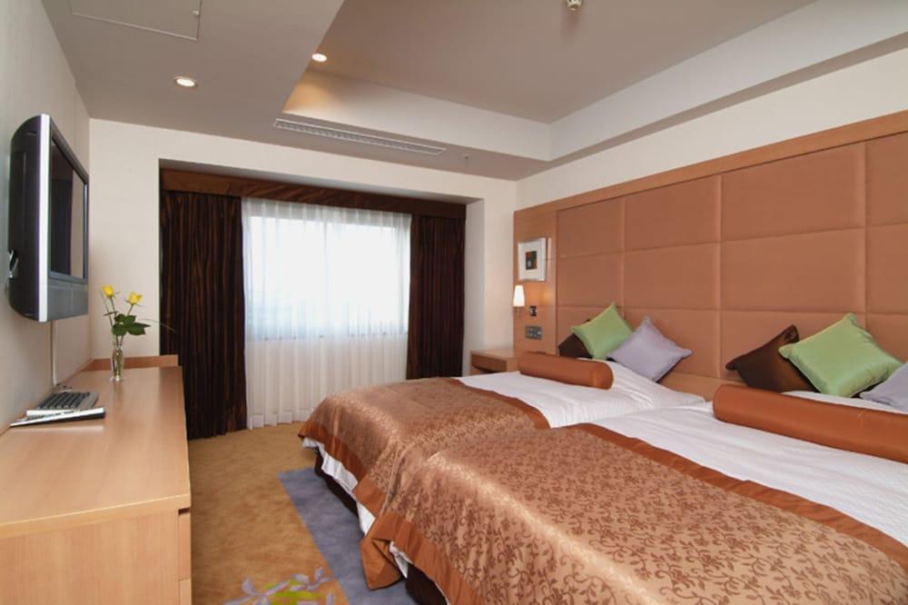 Fukuyama New Castle Hotel Exterior photo